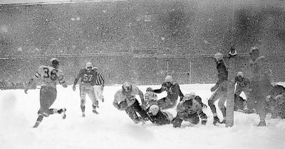 Steve Van Buren scores the only TD in the 1948 NFL Championship Game.
